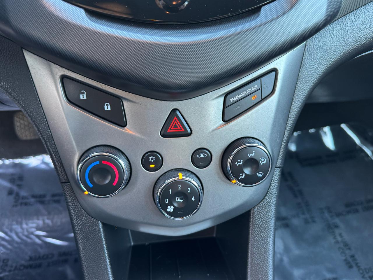 Chevrolet Sonic LT Manual Sedan 2013