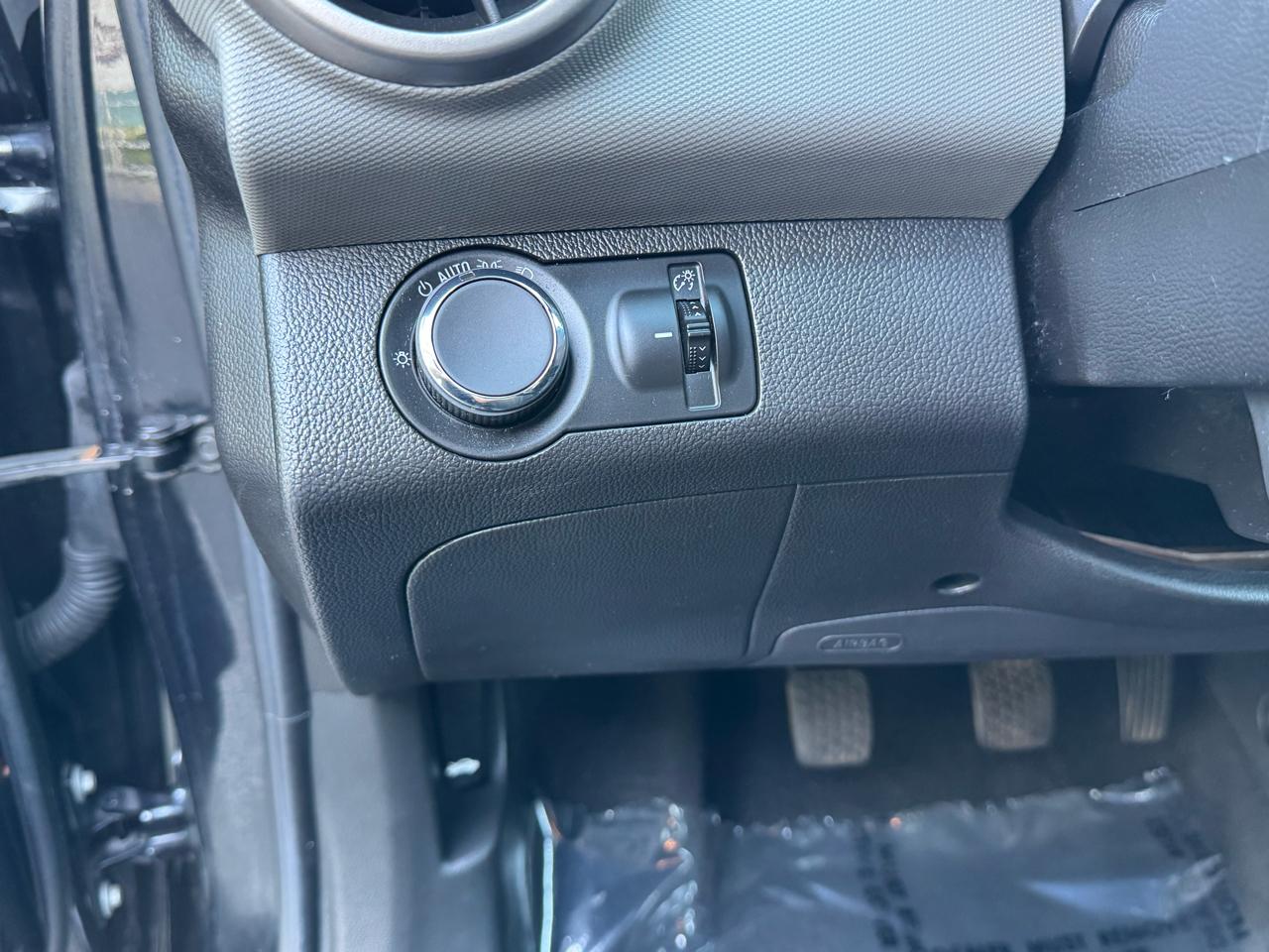 Chevrolet Sonic LT Manual Sedan 2013