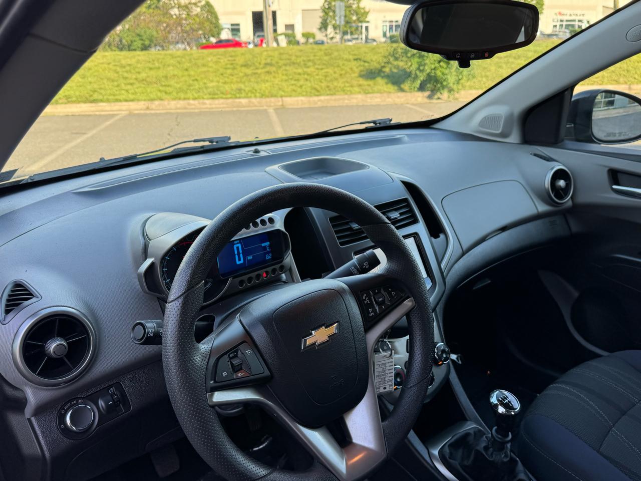 Chevrolet Sonic LT Manual Sedan 2013