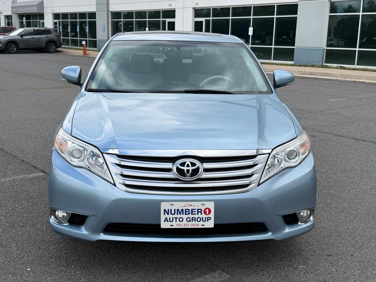 Toyota Avalon 4dr Sdn Limited (Natl) 2012