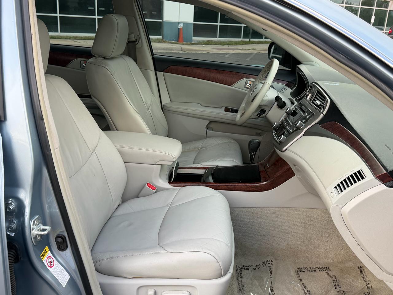 Toyota Avalon 4dr Sdn Limited (Natl) 2012