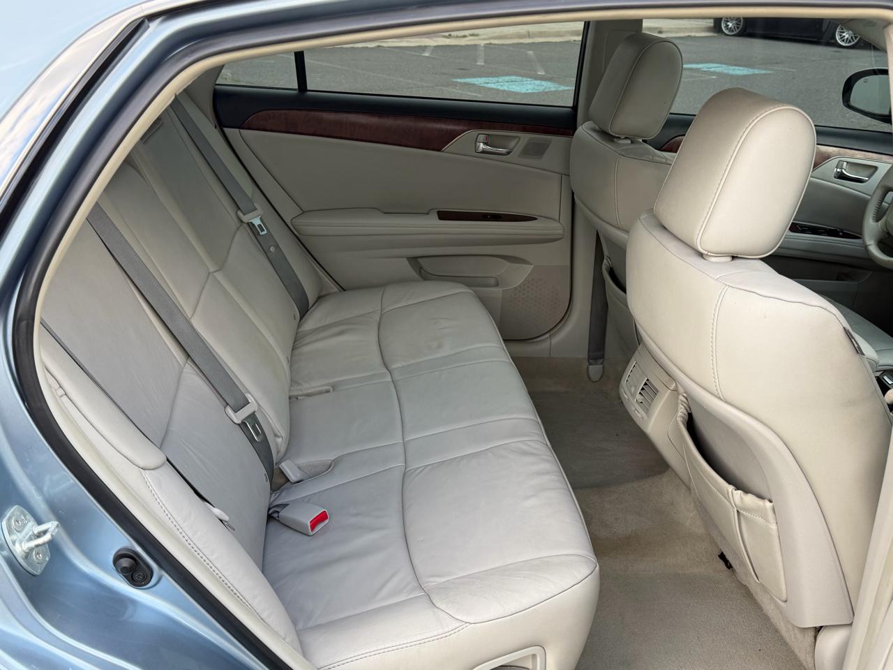 Toyota Avalon 4dr Sdn Limited (Natl) 2012