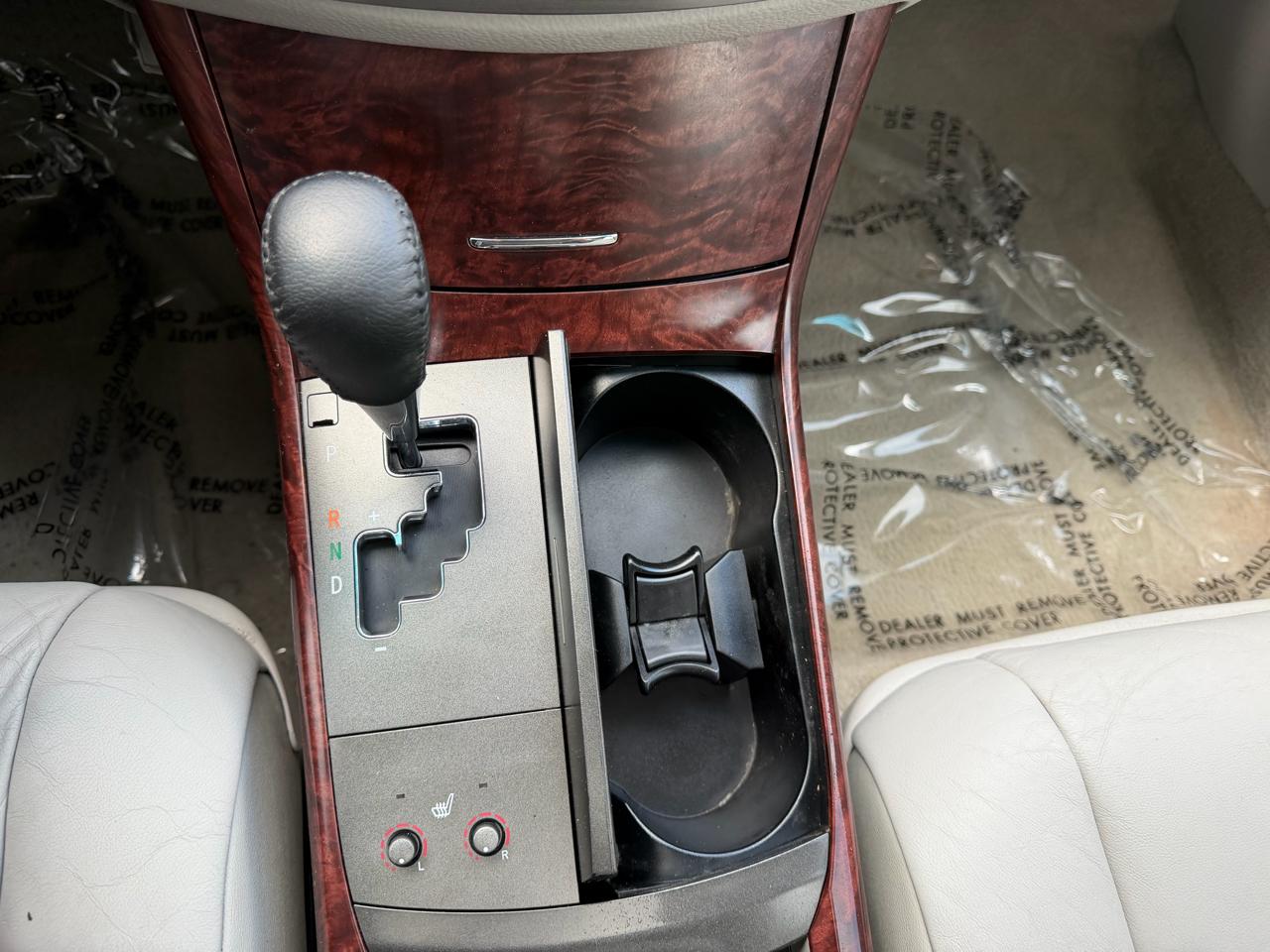 Toyota Avalon 4dr Sdn Limited (Natl) 2012