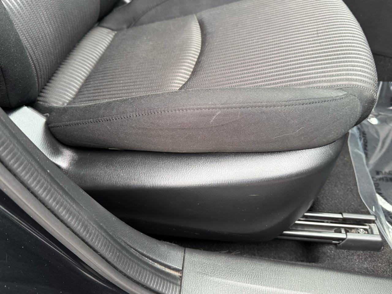 Mazda MAZDA3 i Touring AT 4-Door 2014