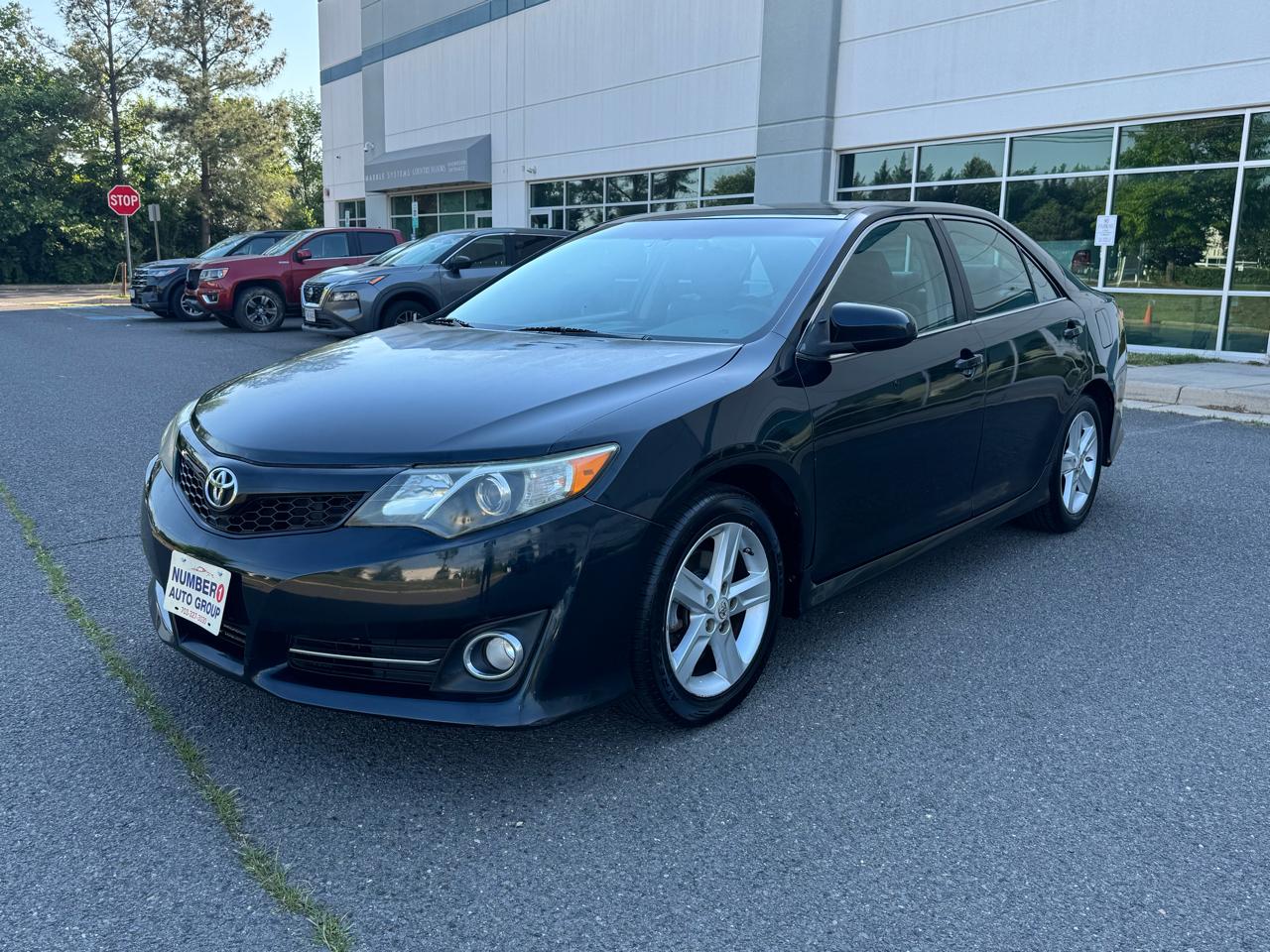 Toyota Camry SE 2012