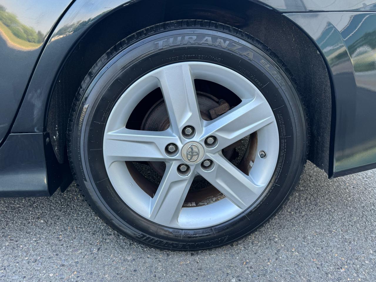 Toyota Camry SE 2012