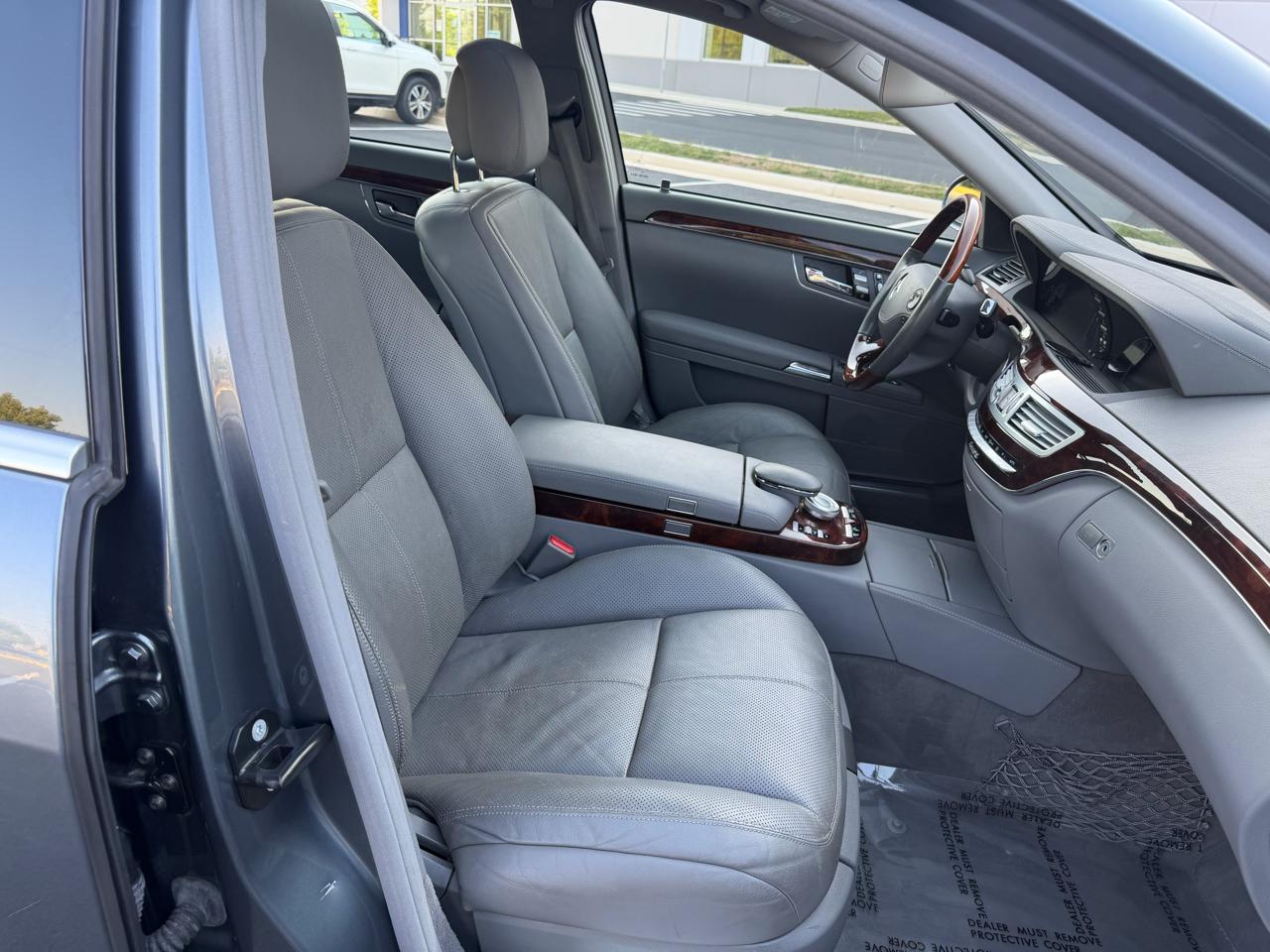 Mercedes-Benz S-Class S550 4MATIC 2007