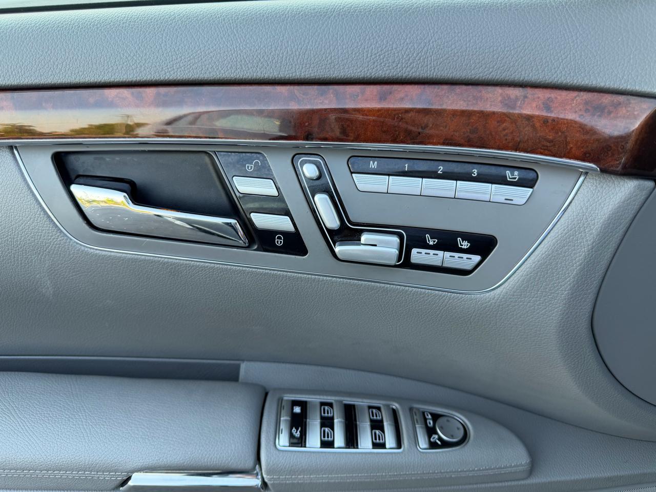 Mercedes-Benz S-Class S550 4MATIC 2007
