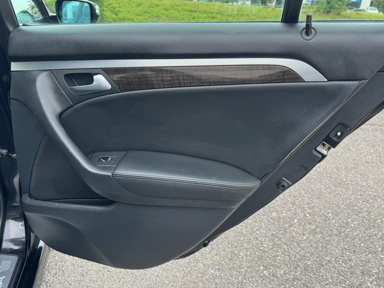Acura TL 5-Speed AT with Navigation System 2008