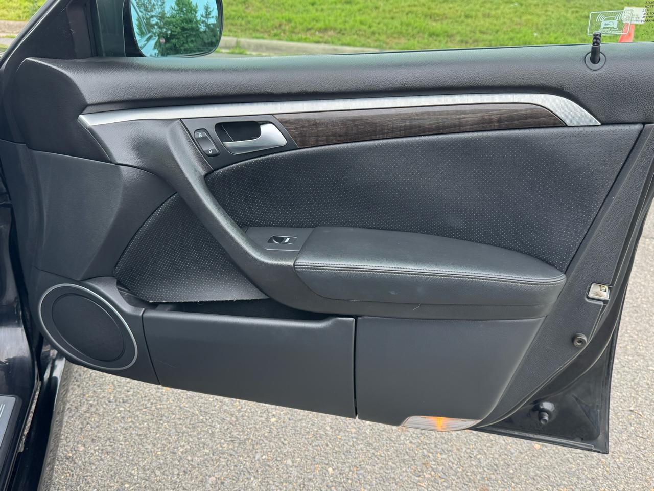 Acura TL 5-Speed AT with Navigation System 2008