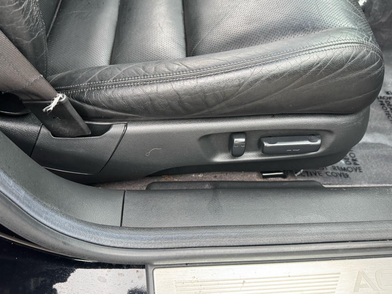 Acura TL 5-Speed AT with Navigation System 2008