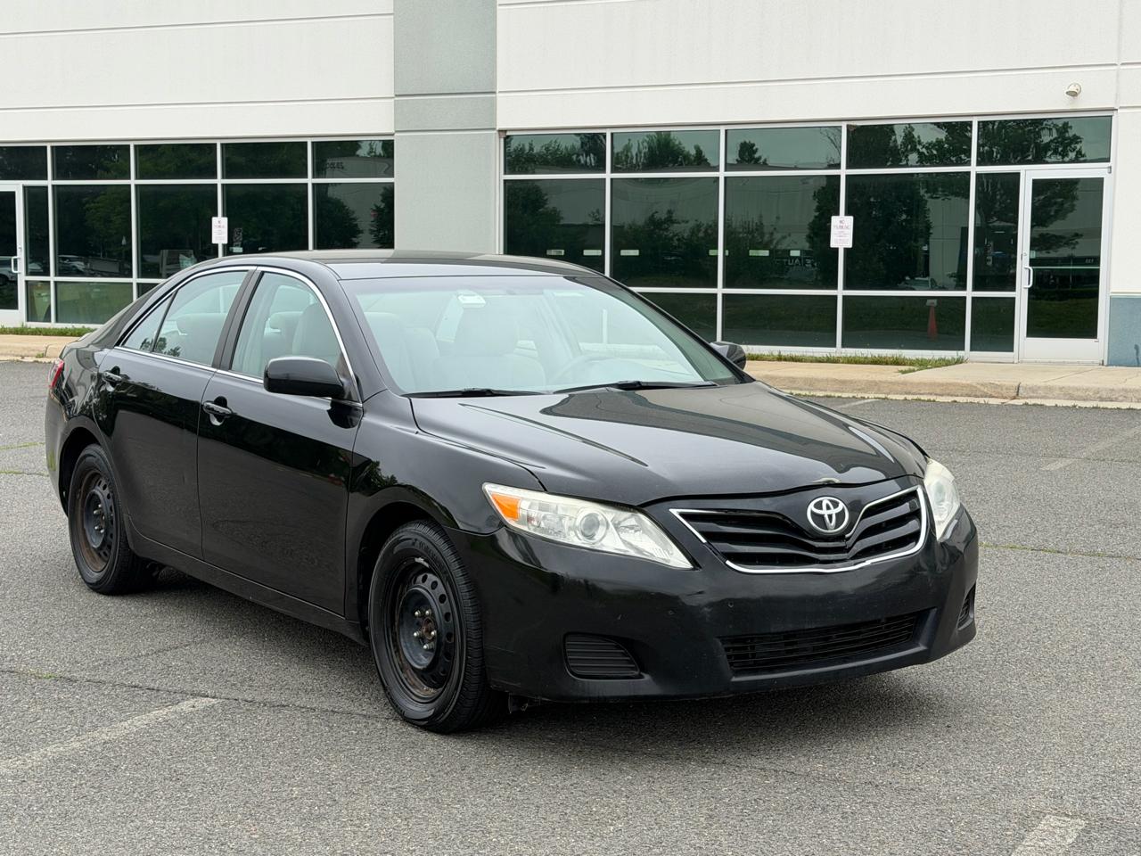 2011 Toyota Camry Base 6-Spd AT