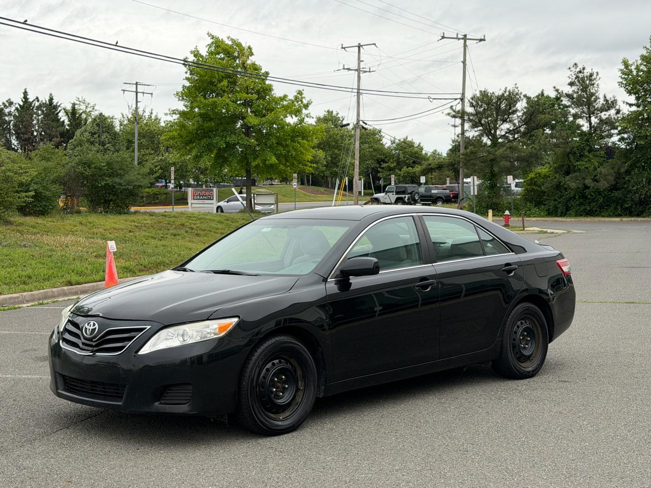 Toyota Camry Base 6-Spd AT 2011