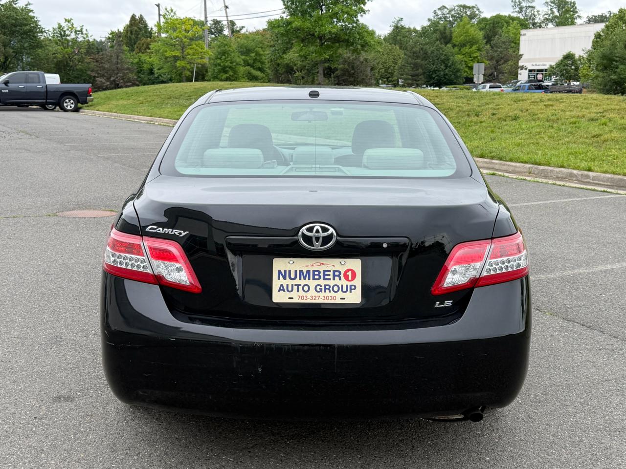 Toyota Camry Base 6-Spd AT 2011