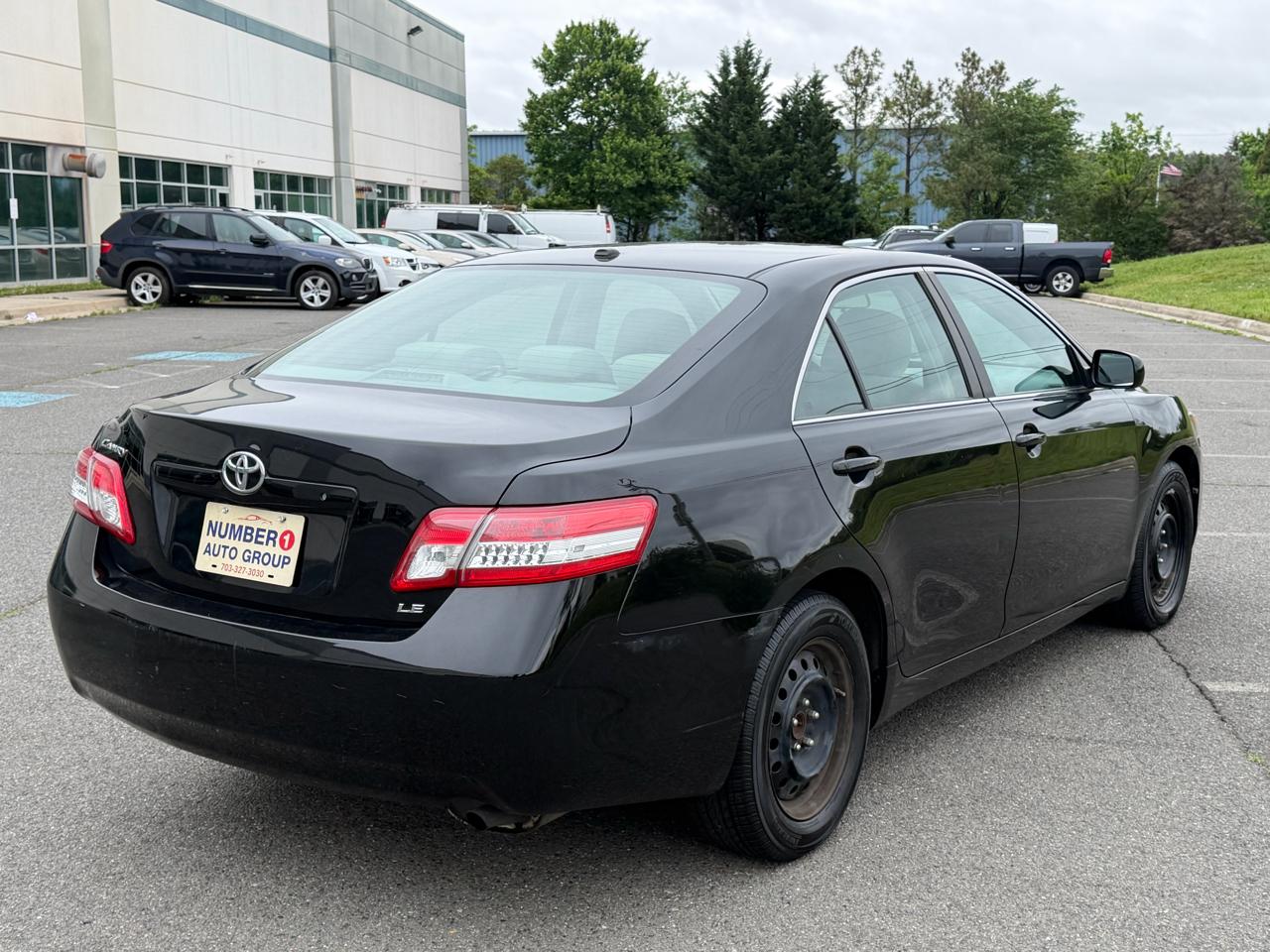 Toyota Camry Base 6-Spd AT 2011