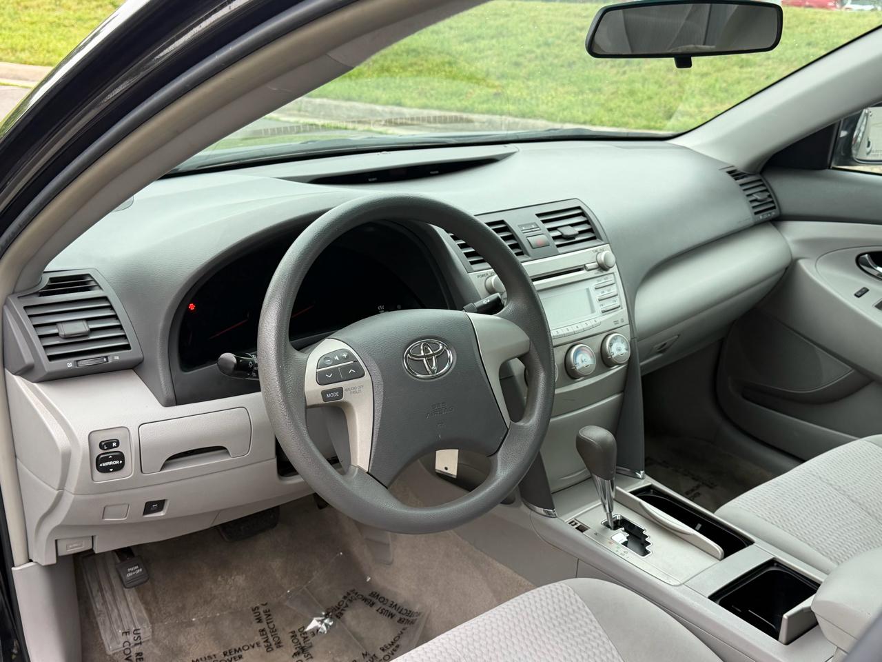 Toyota Camry Base 6-Spd AT 2011