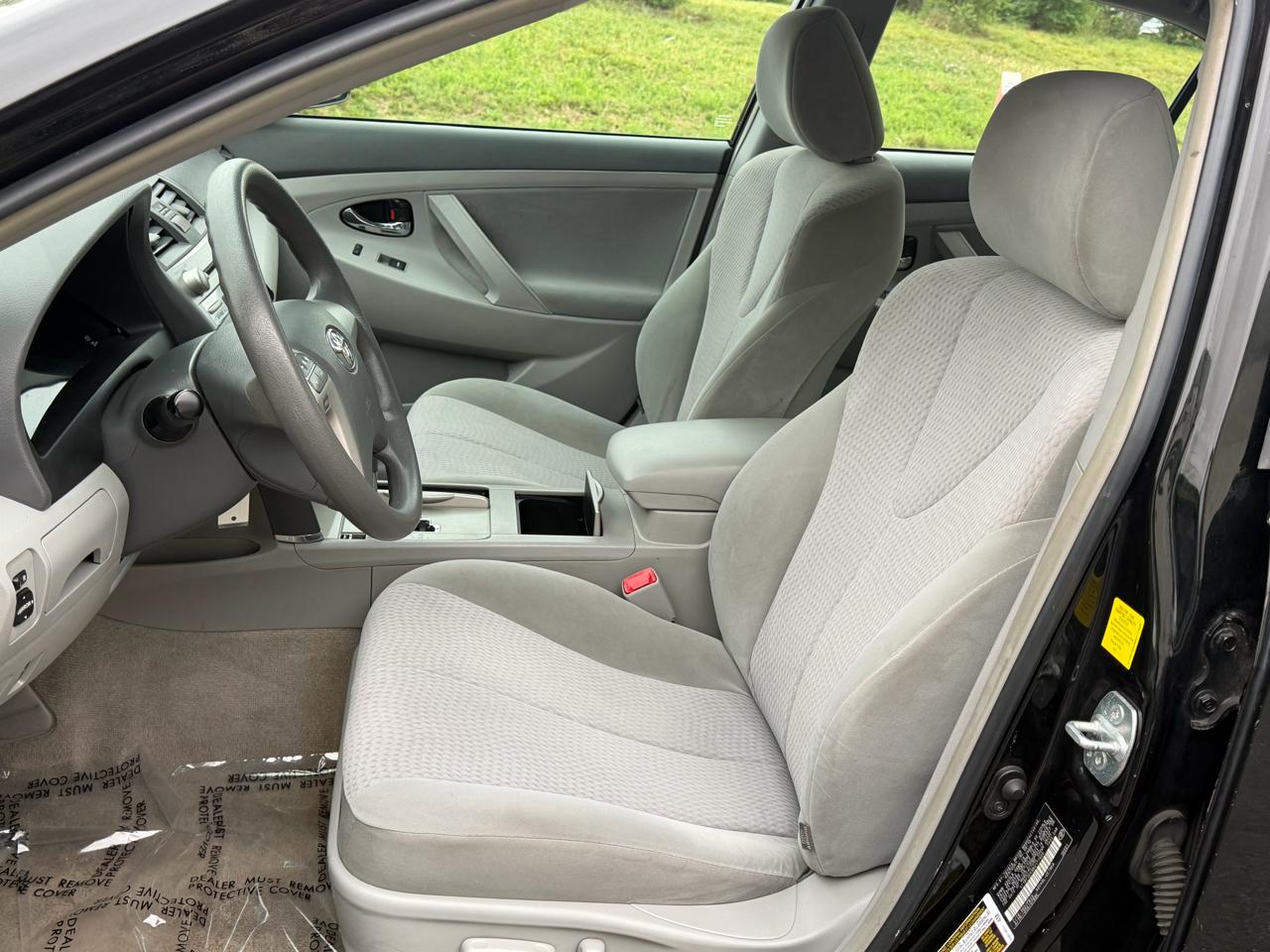 Toyota Camry Base 6-Spd AT 2011