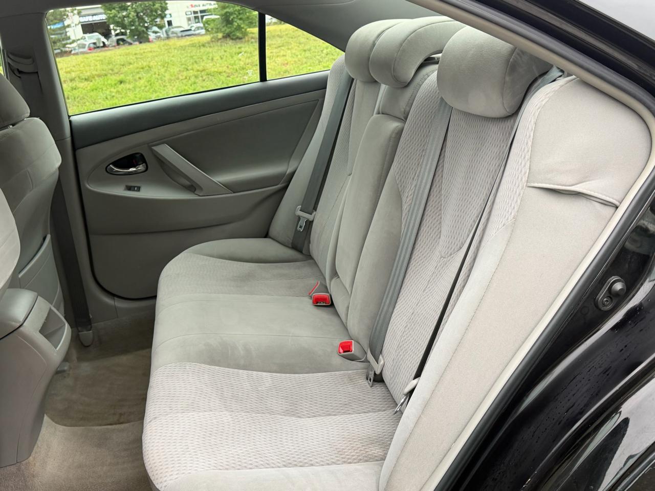 Toyota Camry Base 6-Spd AT 2011