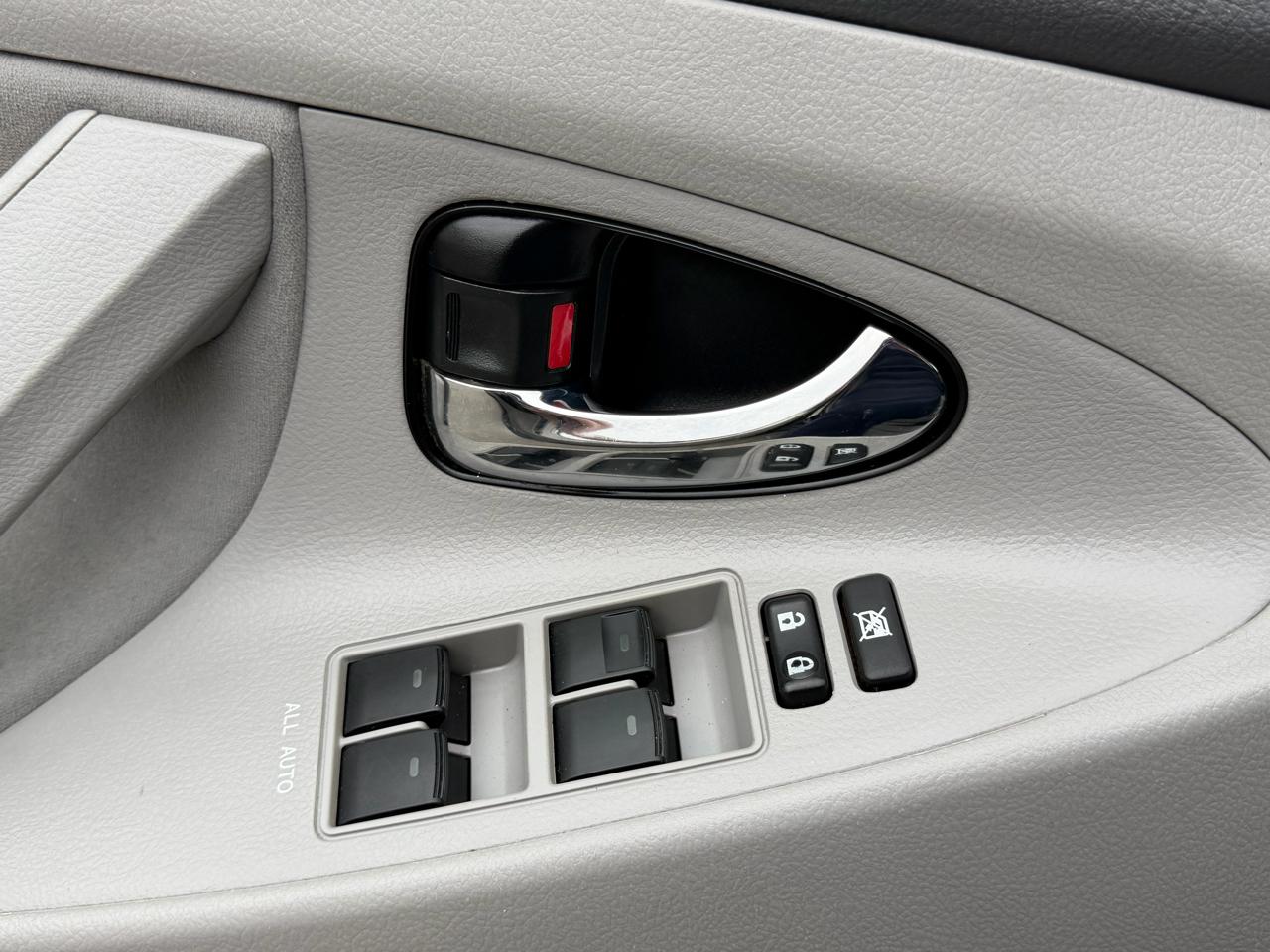 Toyota Camry Base 6-Spd AT 2011