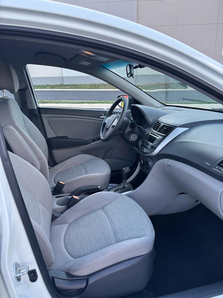 Hyundai Accent GLS 4-Door 6A 2015