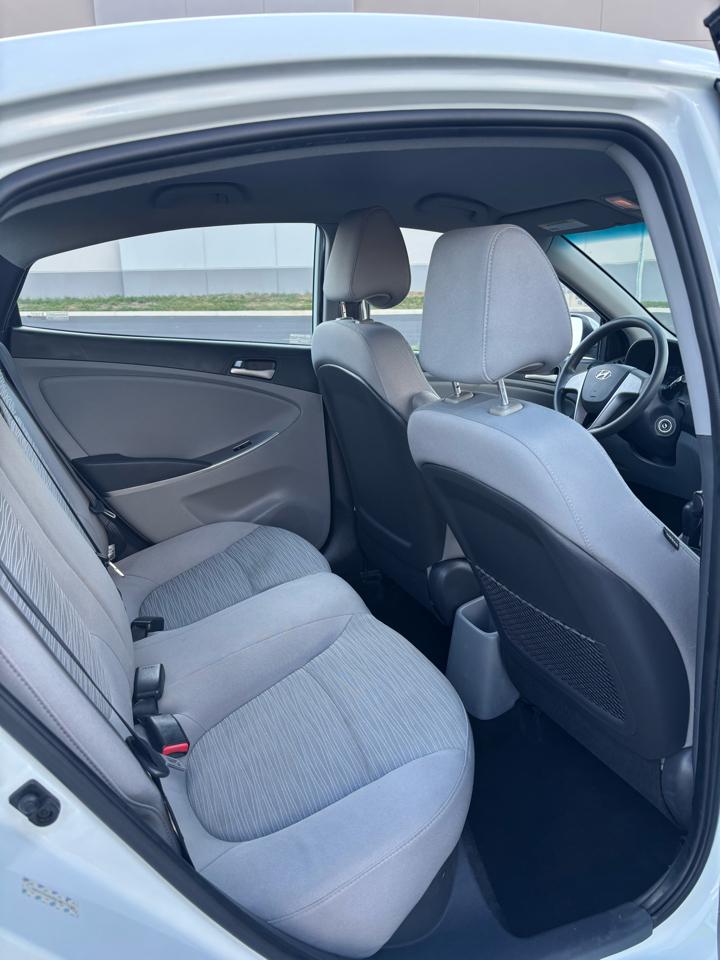 Hyundai Accent GLS 4-Door 6A 2015