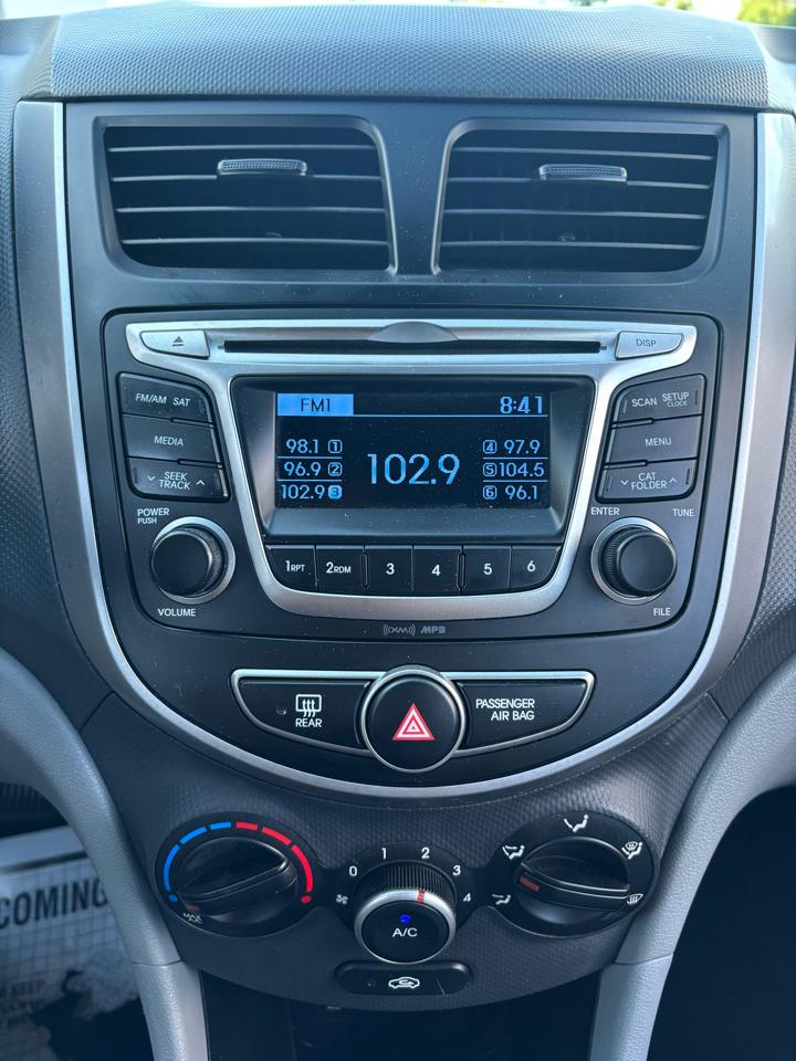 Hyundai Accent GLS 4-Door 6A 2015