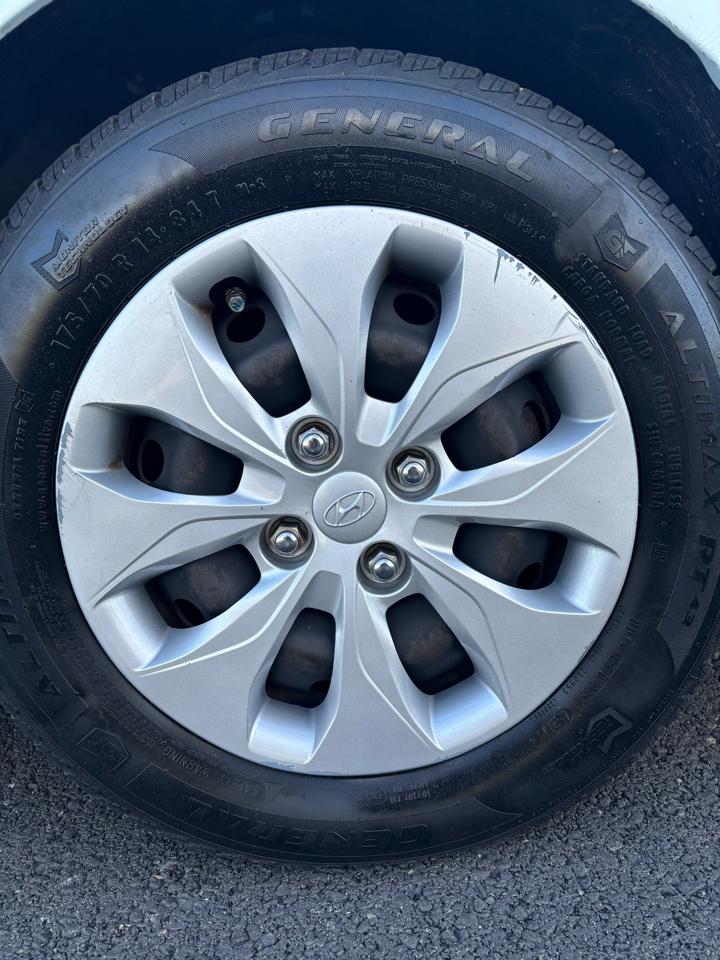 Hyundai Accent GLS 4-Door 6A 2015