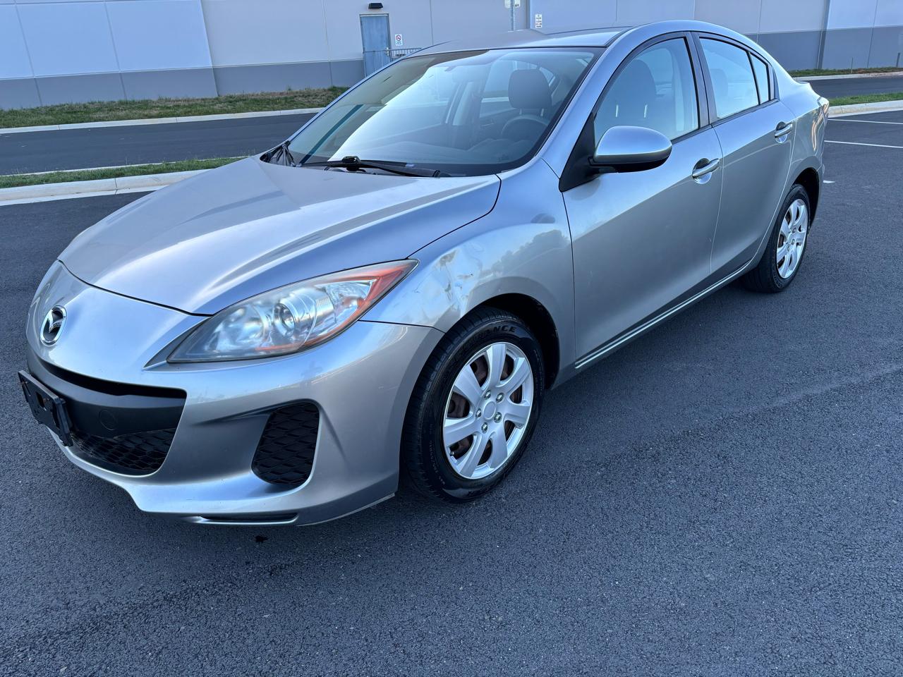 Mazda MAZDA3 i SV AT 4-Door 2013