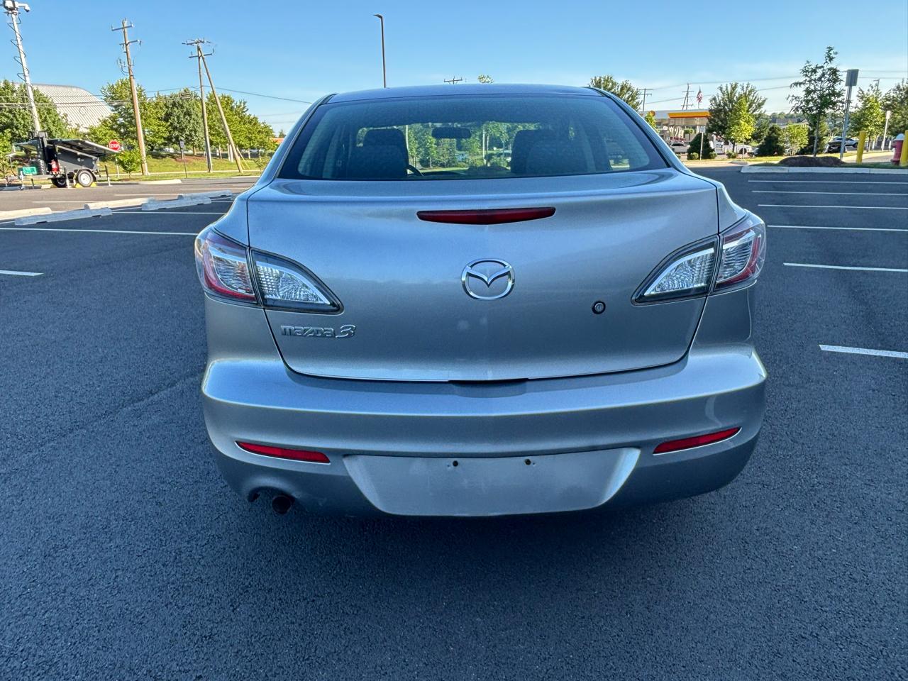 Mazda MAZDA3 i SV AT 4-Door 2013