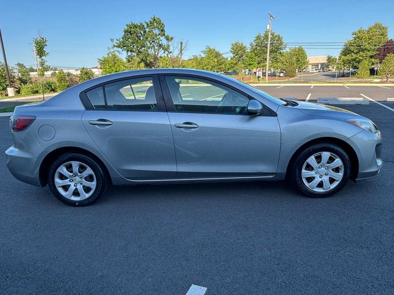 Mazda MAZDA3 i SV AT 4-Door 2013