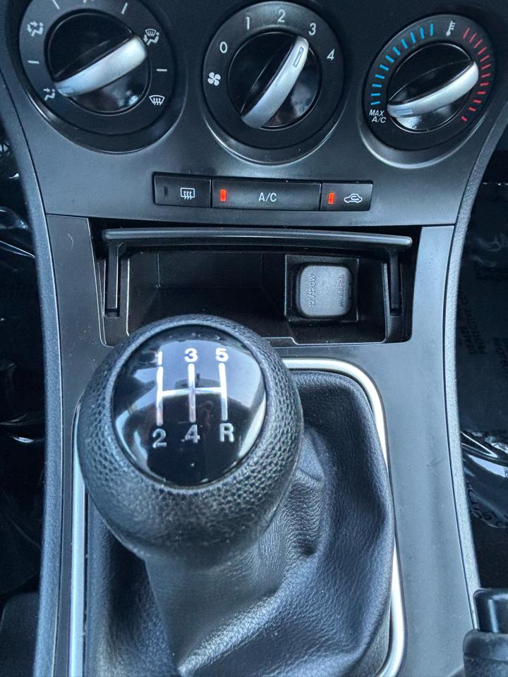 Mazda MAZDA3 i SV AT 4-Door 2013