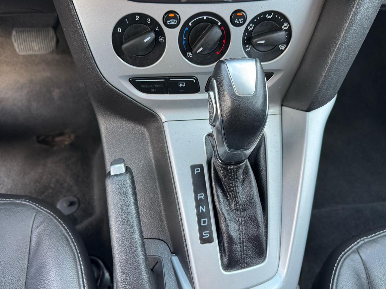 Ford Focus SE Sedan 2014