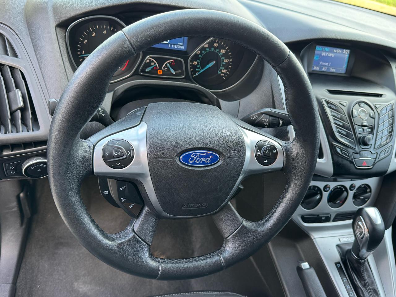 Ford Focus SE Sedan 2014