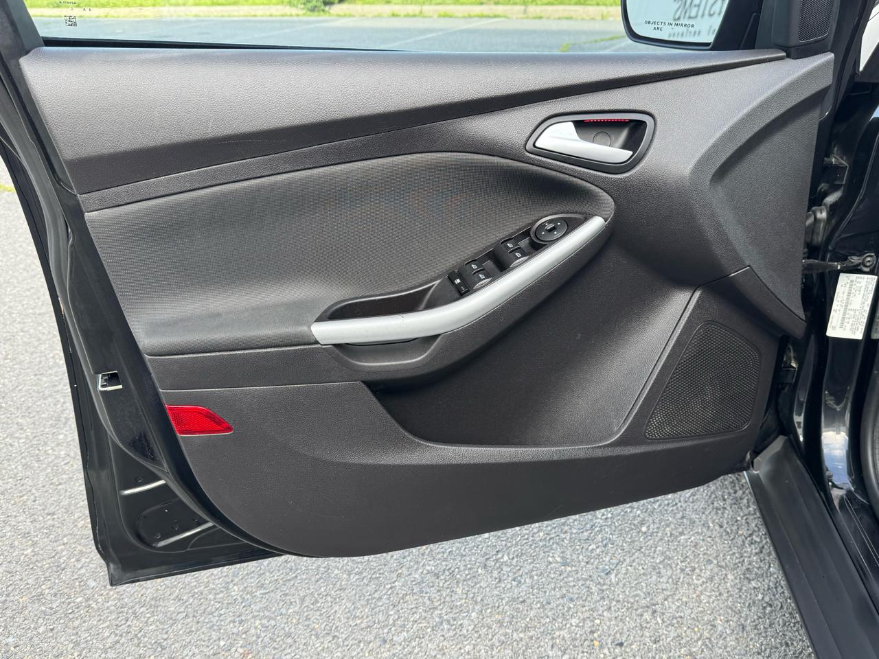 Ford Focus SE Sedan 2014