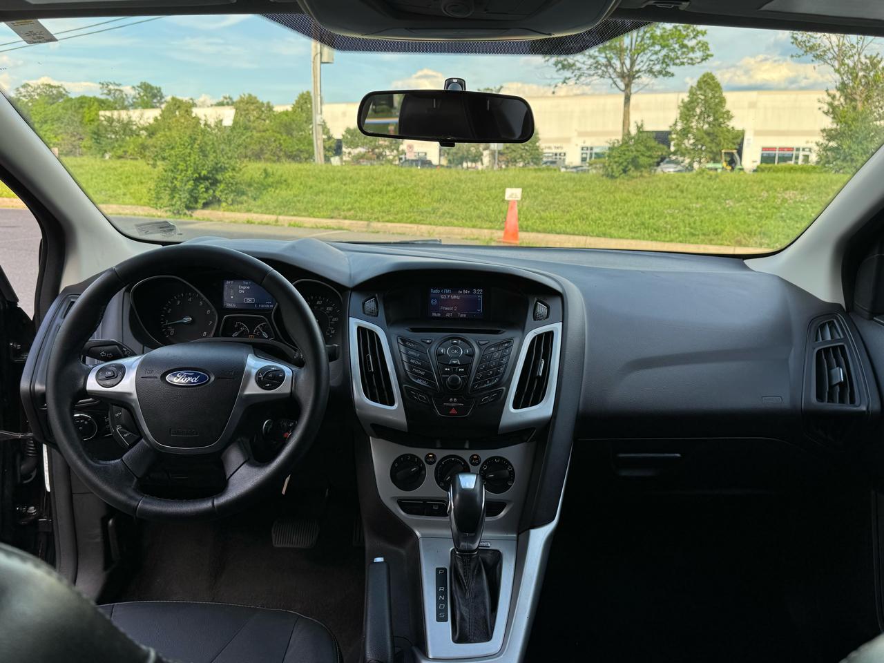 Ford Focus SE Sedan 2014