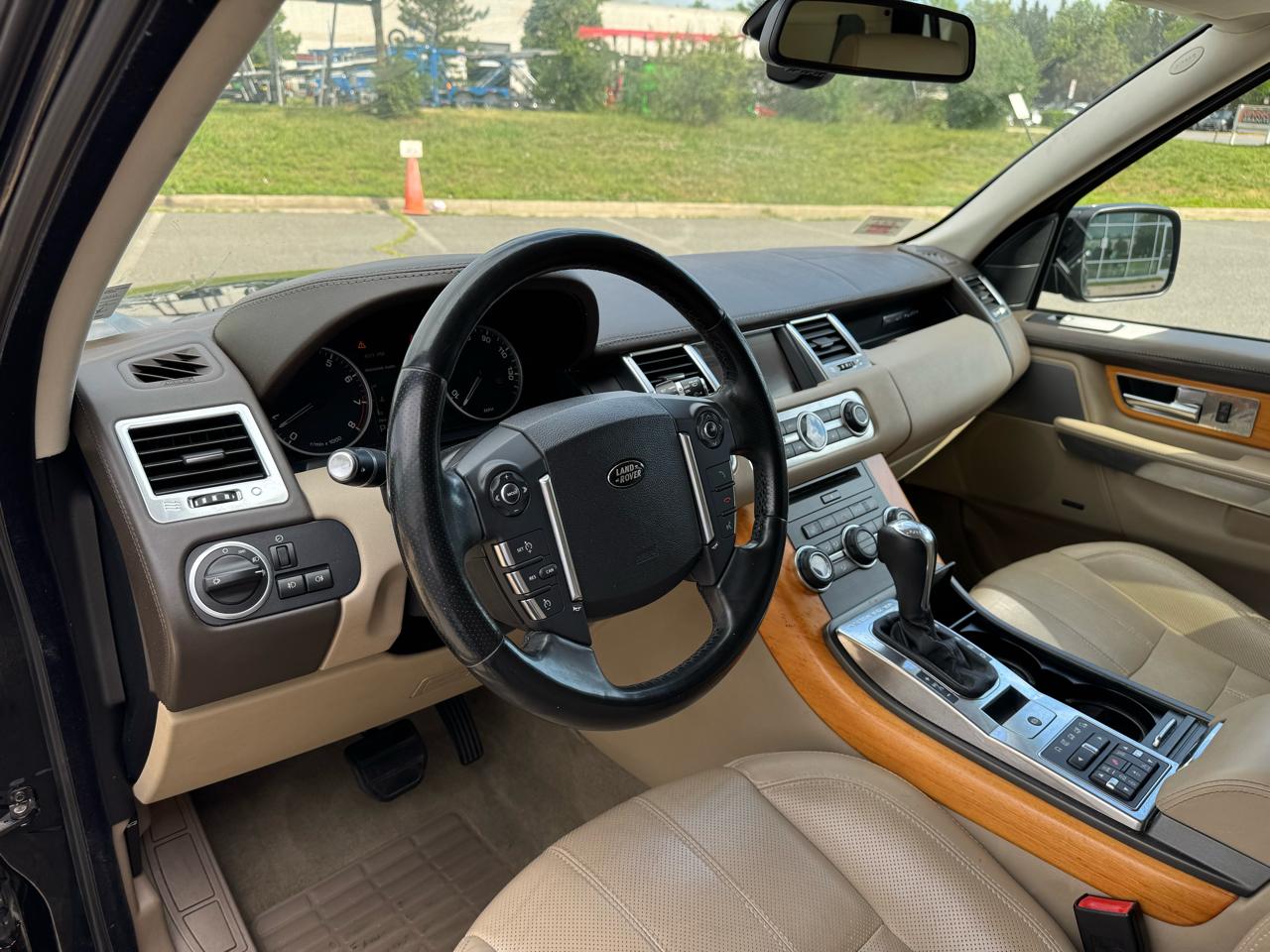 Land Rover Range Rover Sport 4WD 4dr HSE LUX 2012