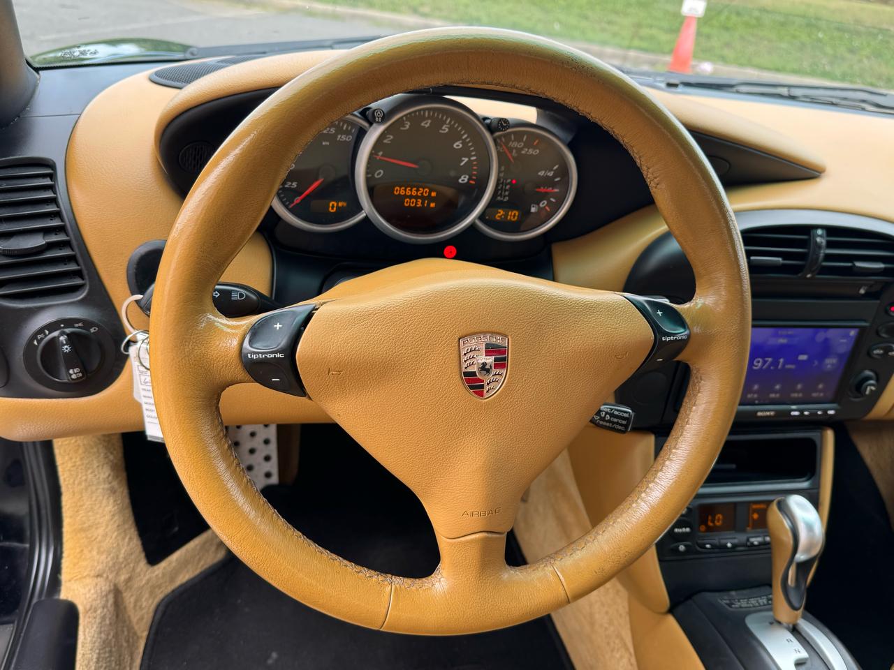 Porsche Boxster 2dr Roadster w/Tiptronic 2003