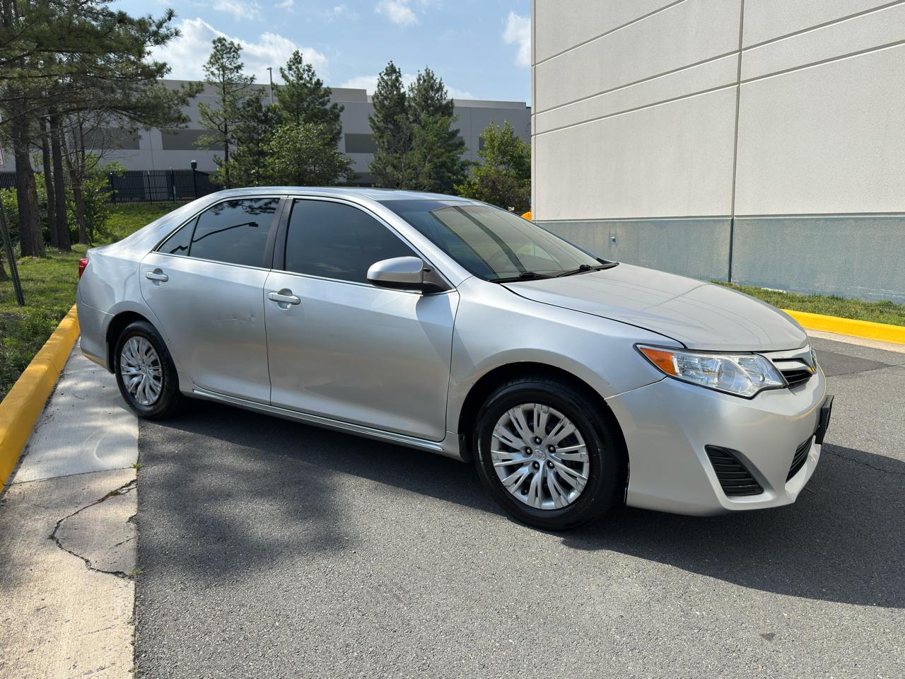 2012 Toyota Camry LE 4D Sedan