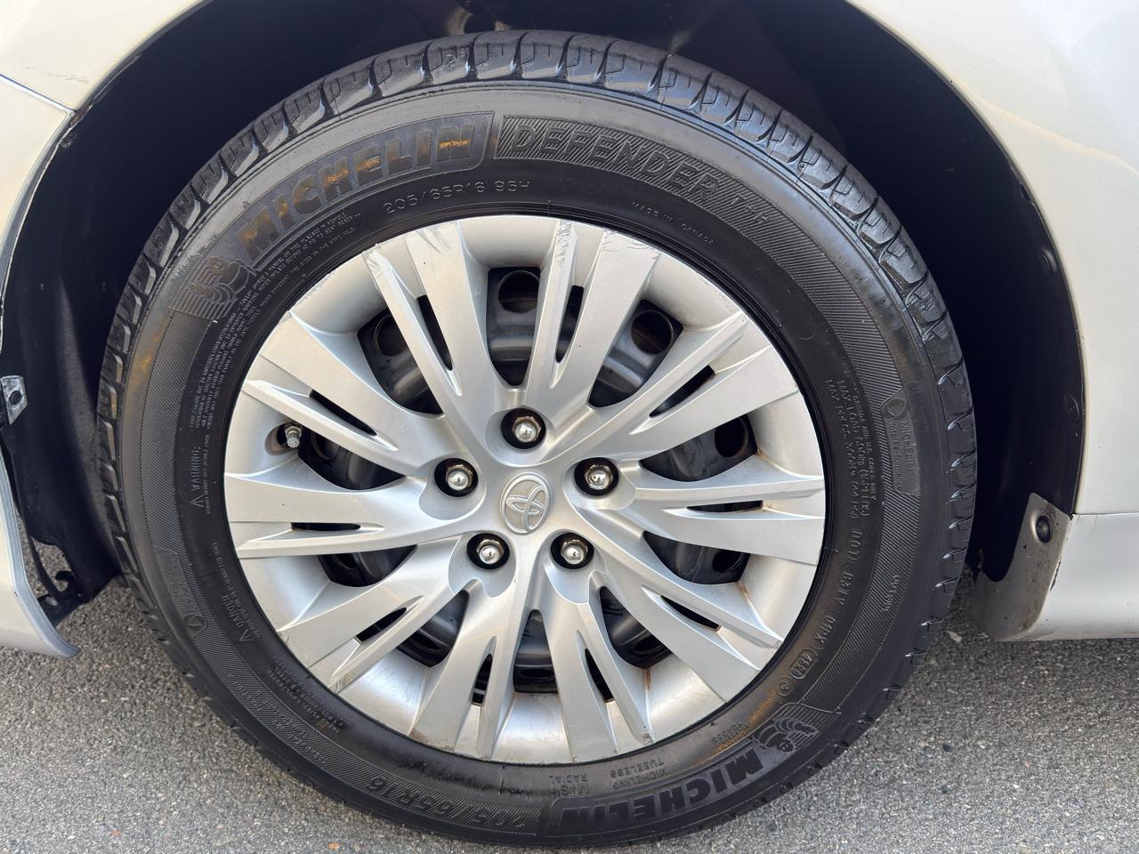 Toyota Camry LE 4D Sedan 2012