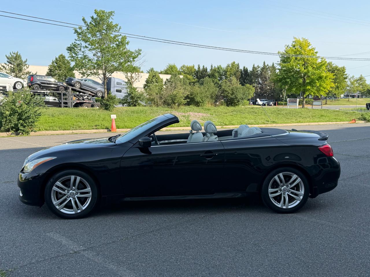 Infiniti G37 Convertible 2dr Base 2009