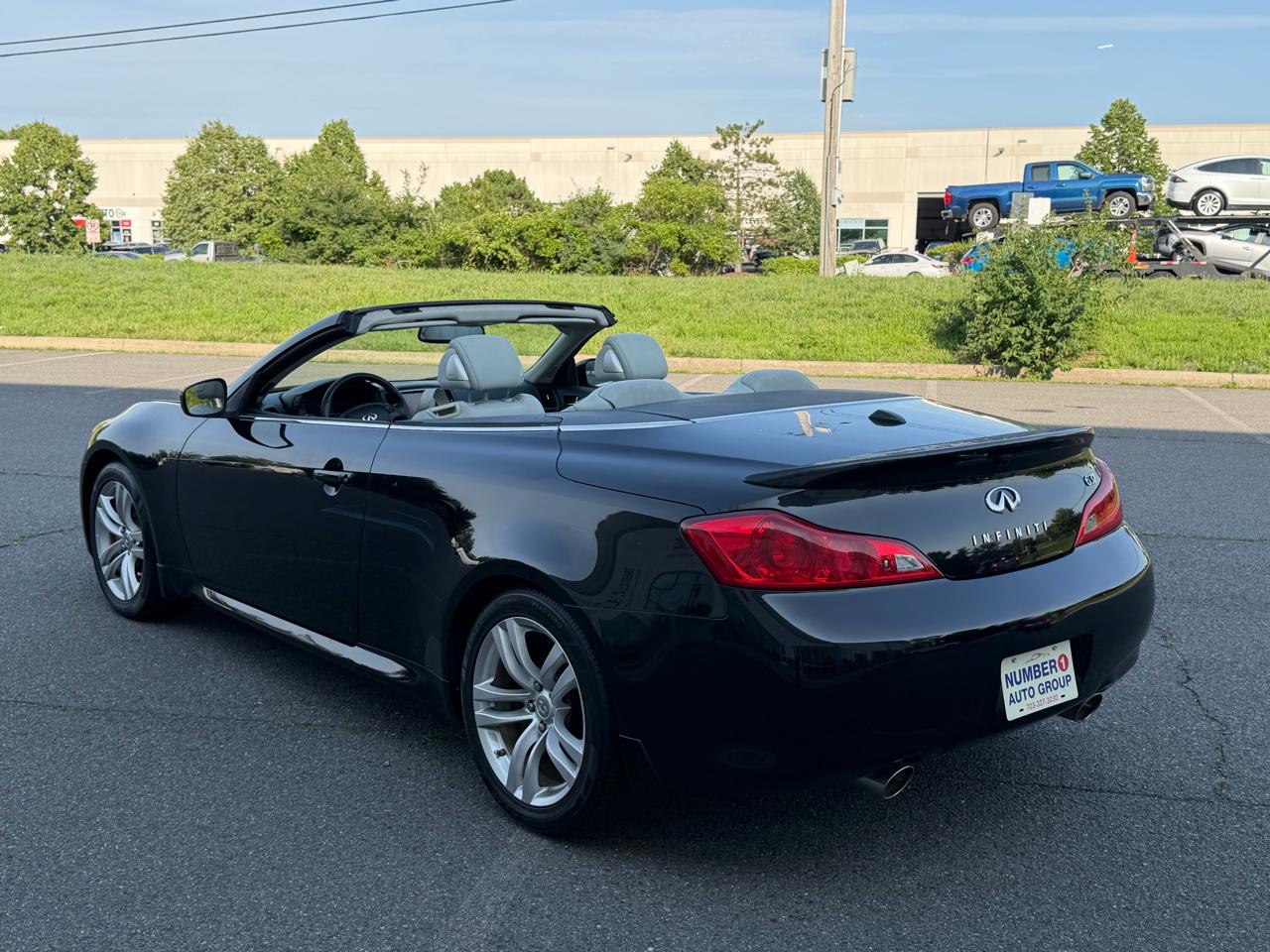 Infiniti G37 Convertible 2dr Base 2009