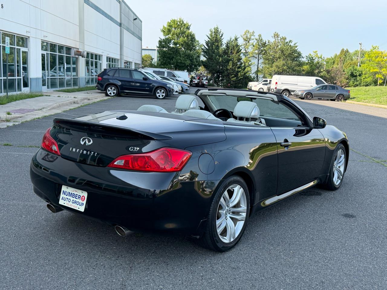 Infiniti G37 Convertible 2dr Base 2009