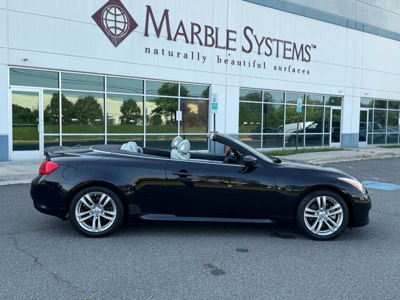 Infiniti G37 Convertible 2dr Base 2009