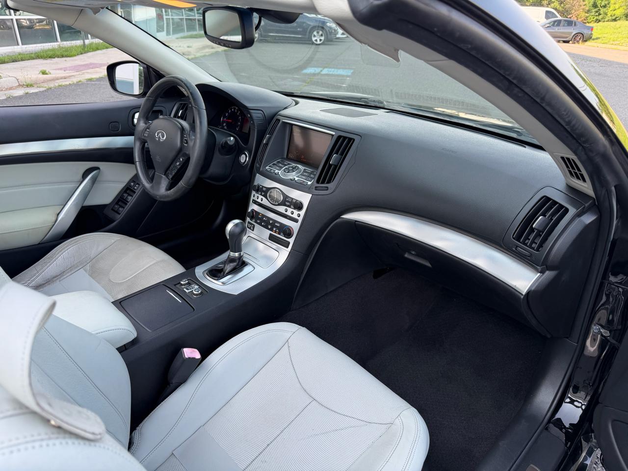 Infiniti G37 Convertible 2dr Base 2009