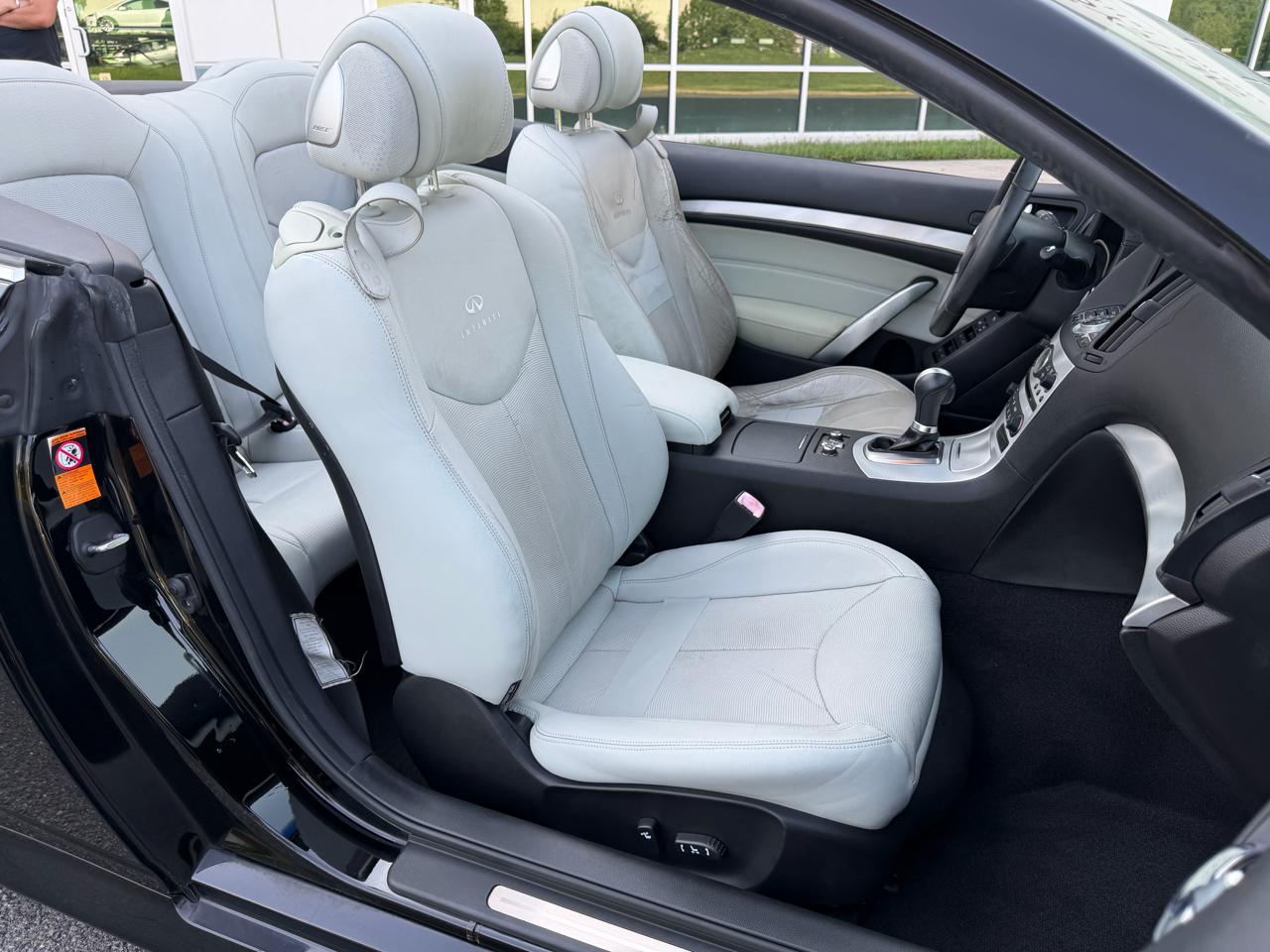 Infiniti G37 Convertible 2dr Base 2009