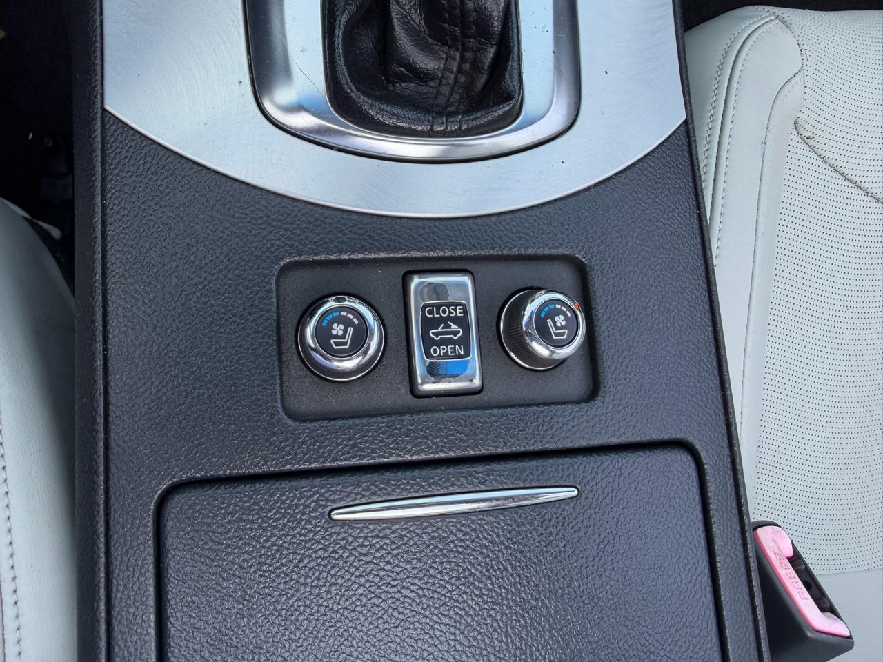 Infiniti G37 Convertible 2dr Base 2009