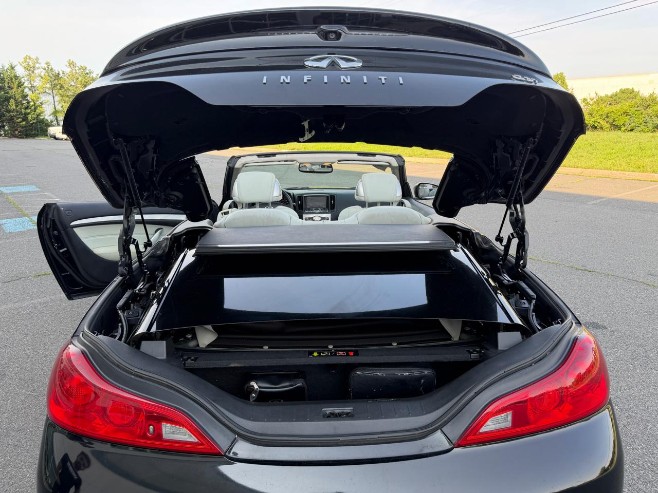 Infiniti G37 Convertible 2dr Base 2009