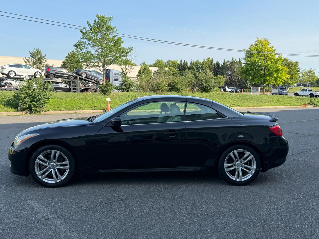 Infiniti G37 Convertible 2dr Base 2009