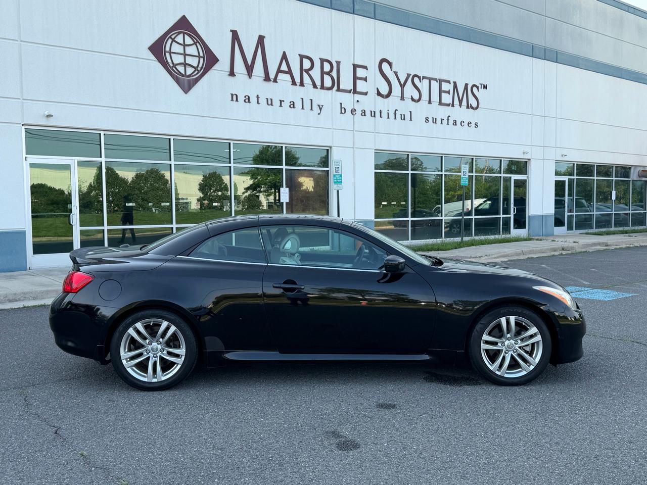 Infiniti G37 Convertible 2dr Base 2009