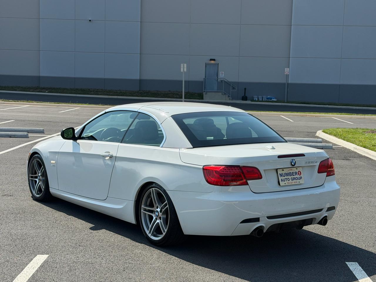 BMW 3-Series 335i Convertible - SULEV 2011